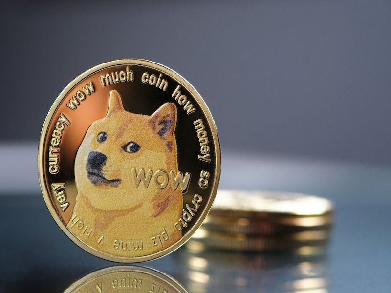 Krypto News: Top-Analyst sieht Dogecoin auf $4 steigen, während Nachfolger DOGE20 kurz vor der Markteinführung steht